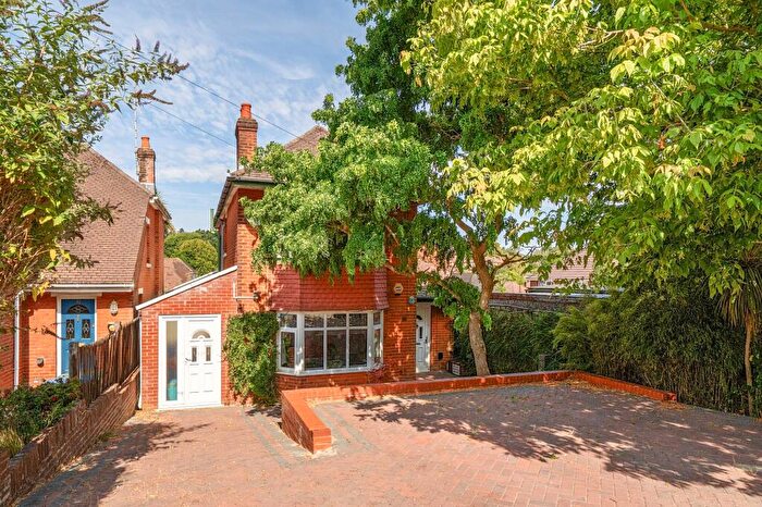 3 Bedroom Detached House For Sale In Glenfield Crescent, Southampton, SO18