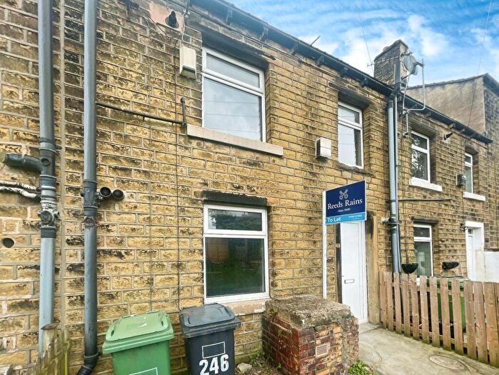 2 Bedroom Terraced House To Rent In Blackmoorfoot Road, Huddersfield, West Yorkshire, HD4