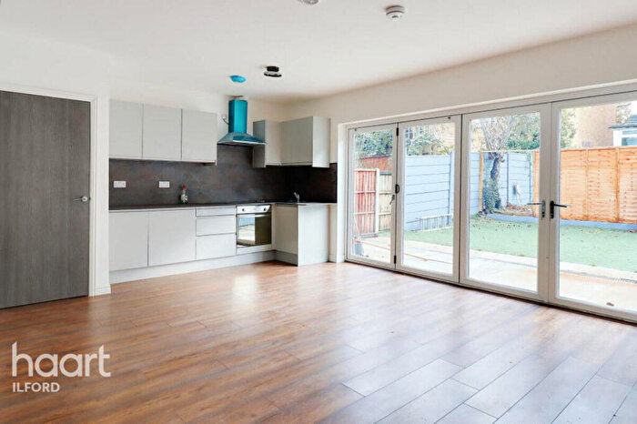 3 Bedroom Flat To Rent In Blackberry Close, London, E17