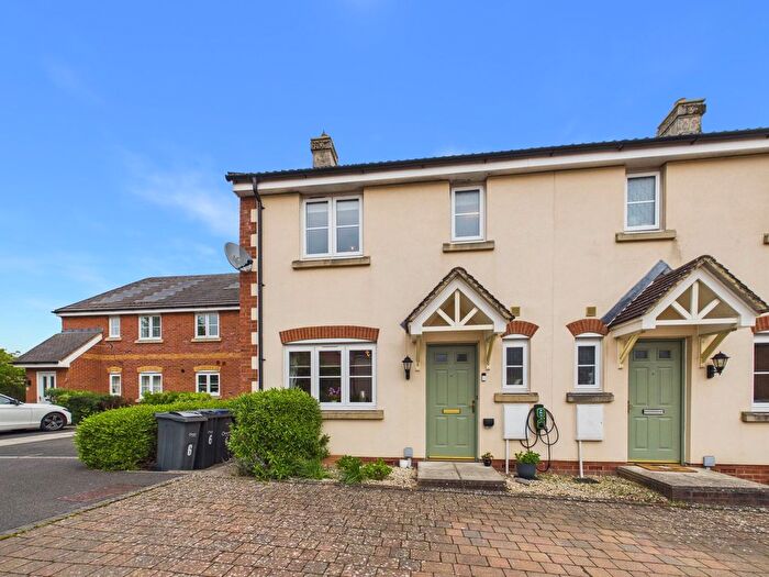 3 Bedroom Semi Detached House For Sale In St. Josephs Way, Lyneham, Chippenham, Wiltshire, SN15