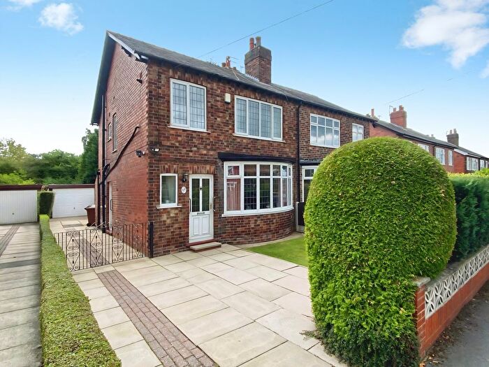 3 Bedroom Semi-Detached House For Sale In Ruskin Avenue, Wakefield, WF1