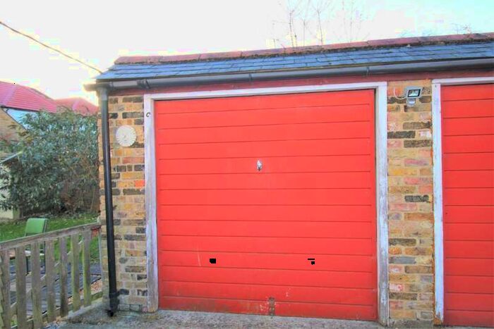 Commercial Garage To Rent In Whitehall Road, Uxbridge, UB8