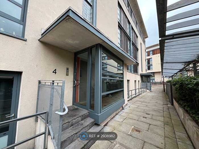2 Bedroom Flat To Rent In Sandport Way, Edinburgh, EH6