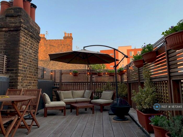 Studio To Rent In Iverson Road, London, NW6