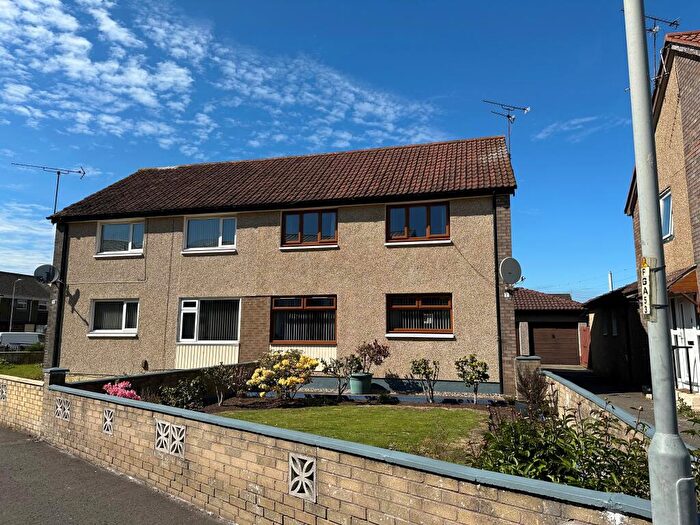 4 Bedroom Semi-Detached House To Rent In Torwood Avenue, Grangemouth, FK3