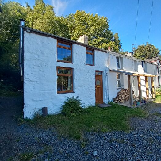 2 Bedroom Terraced House To Rent In Bryn Crwn, Cwm-Y-Glo, LL55