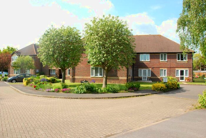 1 Bedroom Retirement Property For Sale In Home Mead, Denmead, PO7