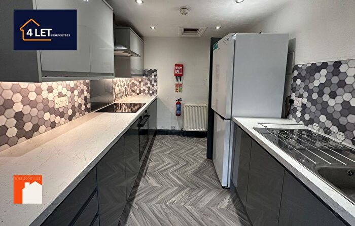 3 Bedroom Flat To Rent In Flat, Cliff Terrace, Aberystwyth, SY23