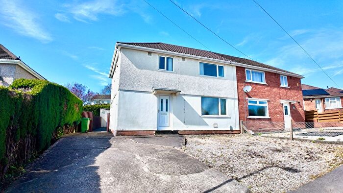 3 Bedroom Semi Detached House For Sale In Montclaire Avenue, Blackwood, NP12