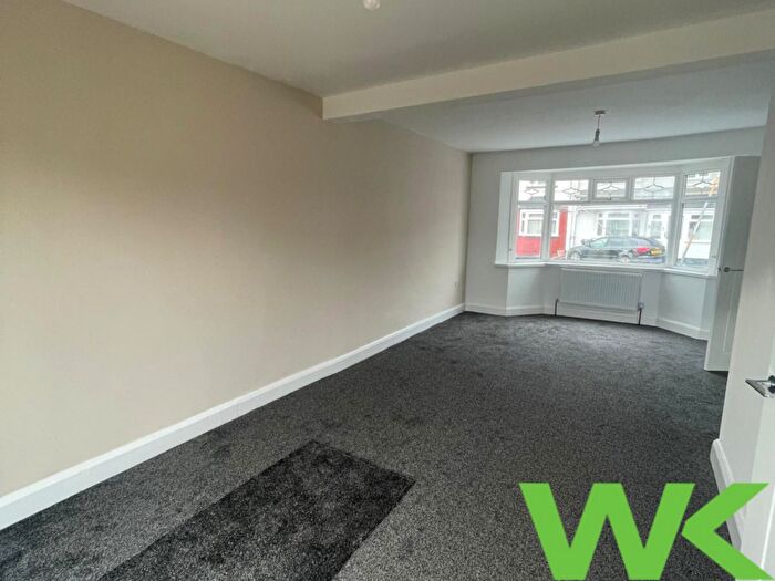2 Bedroom Semi-Detached House For Sale In Stanway Road, West Bromwich, B71