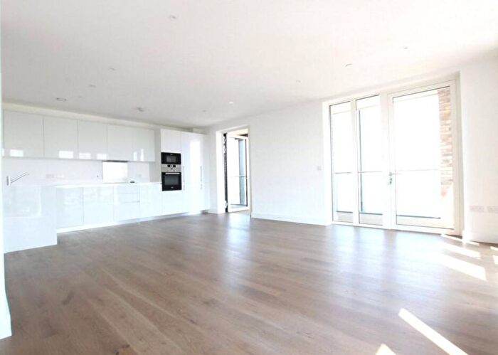 3 Bedroom Flat To Rent In Duncombe House, Victory Parade, London, SE18