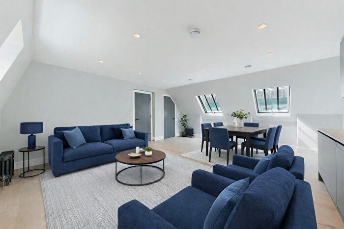 1 Bedroom Flat To Rent In Duck Lane, Soho, W1F