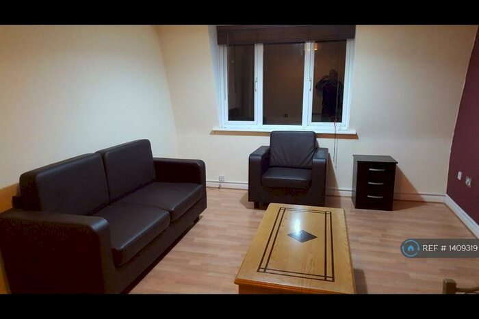 1 Bedroom Flat To Rent In Birkbeck Road, Ilford, IG2
