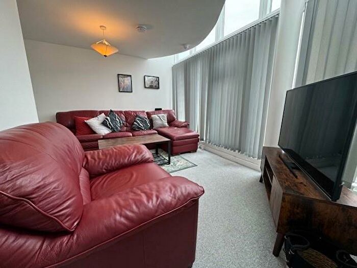 2 Bedroom Apartment To Rent In Royal Quay, Liverpool, L3