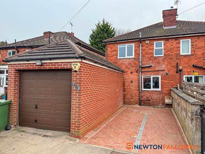 3 Bedroom Semi Detached House For Sale In Beacon Hill Road, Newark, NG24