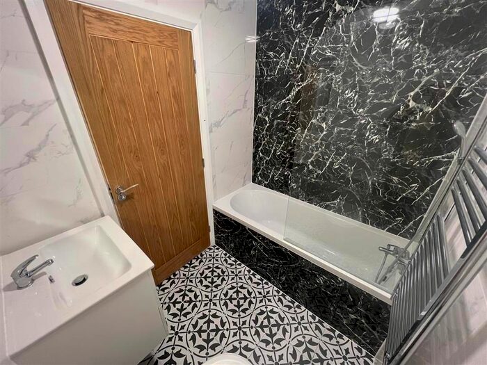 2 Bedroom Flat To Rent In Station Street, Burton-On-Trent, DE14