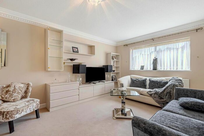 2 Bedroom Flat To Rent In Spencer Close, Finchley, N3