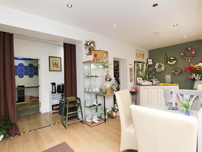 2 Bedroom Detached House For Sale In Brynamlwg, Pontyclun, CF72