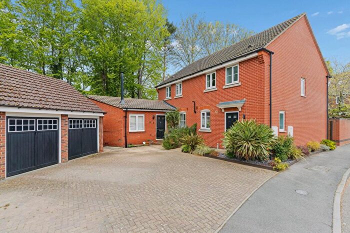 3 Bedroom Semi Detached House For Sale In Fresson Road, Stevenage, SG1