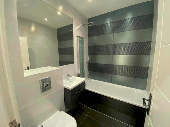 2 Bedroom Flat To Rent In 1A Western Road, Romford, London RM1