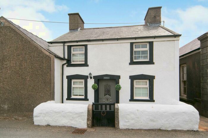 2 Bedroom Link Detached House For Sale In Llithfaen, Pwllheli, Gwynedd, LL53