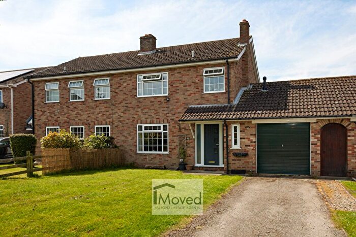 3 Bedroom Semi-Detached House For Sale In Hawthorns, Riccall, York, YO19