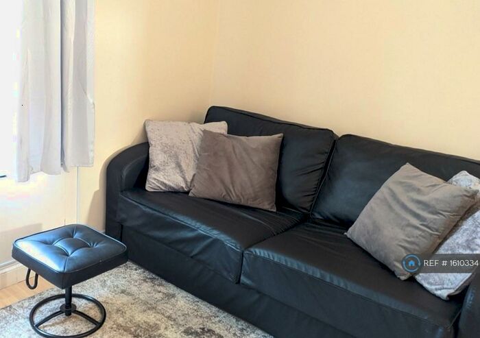 1 Bedroom Maisonette To Rent In Church Street, Bishop's Stortford, CM23