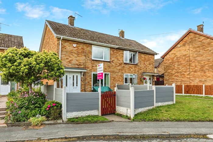 2 Bedroom Semi-Detached House For Sale In Woodlands Road, Hoyland, Barnsley, S74