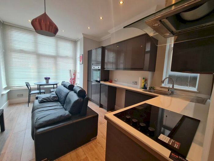 1 Bedroom Flat To Rent In Marlborough Road, Watford, WD18