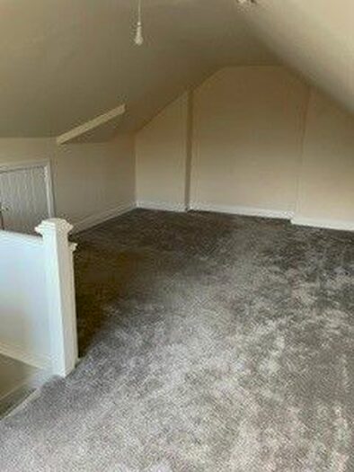 3 Bedroom Flat To Rent In St Chads Drive, Headingly Hyde Park Leeds, LS6