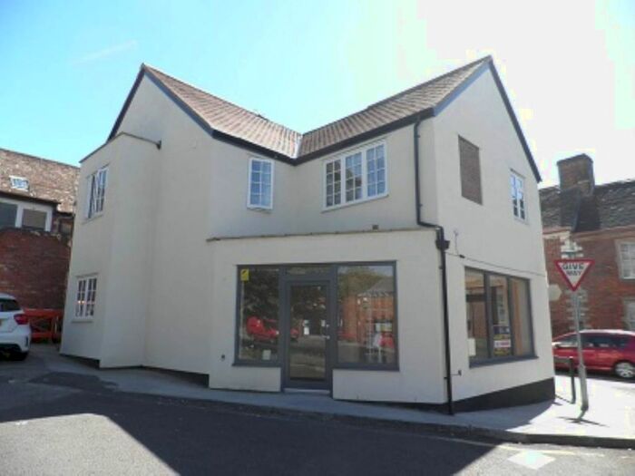 1 Bedroom Flat To Rent In High Street, Wincanton, Somerset, BA9