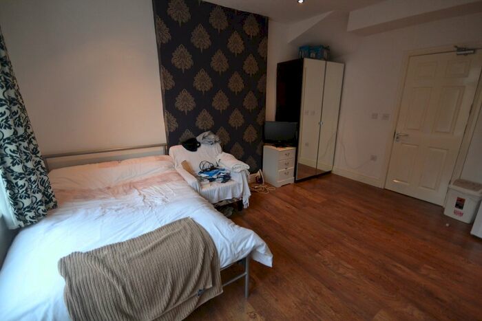 1 Bedroom Studio To Rent In London Road, Reading, Berkshire RG1