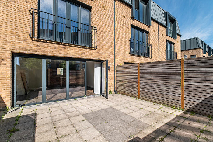 4 Bedroom House To Rent In Grafton Road, Croydon, CR0