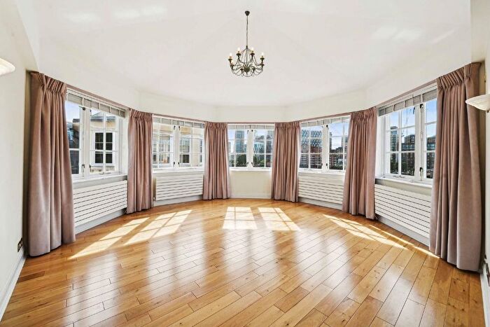 2 Bedroom Flat To Rent In Grosvenor Road, Pimlico, SW1V