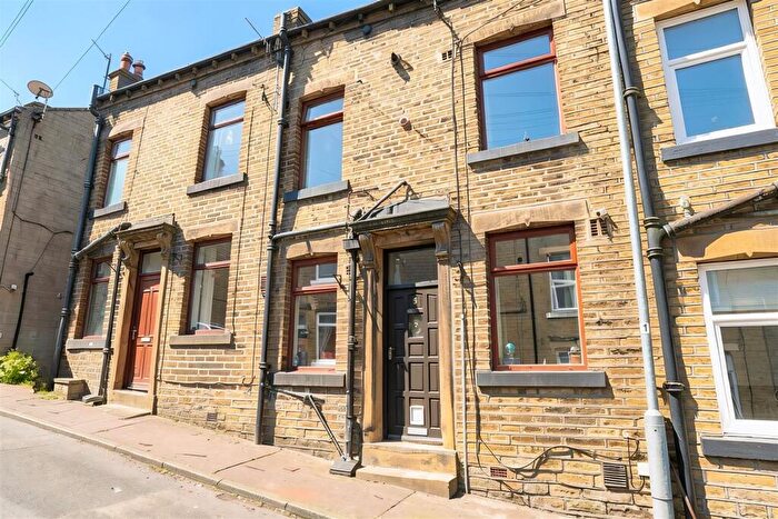 2 Bedroom House For Sale In Union Street, Greetland, Halifax, HX4