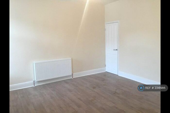 2 Bedroom Flat To Rent In Chesterfield Road, Sheffield, S8