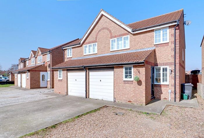 3 Bedroom Property For Sale In Danbury Crescent, South Ockendon, RM15