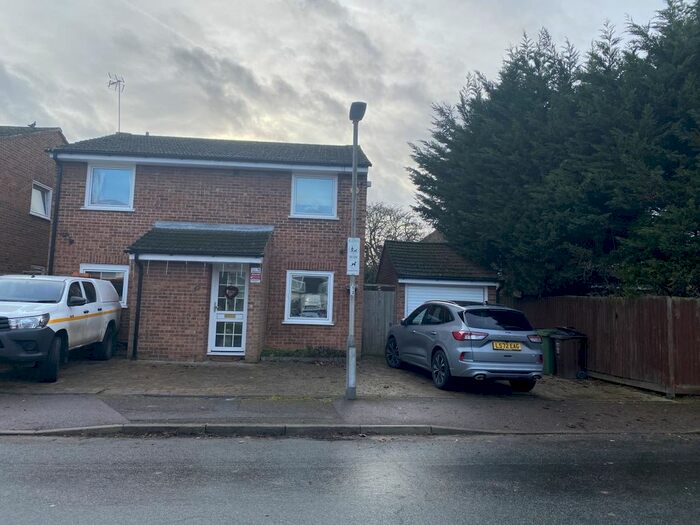 4 Bedroom Detached House For Sale In Thamesdale, St. Albans, Hertfordshire, AL2