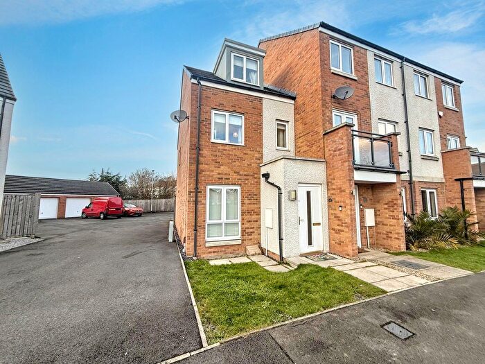 3 Bedroom End Of Terrace House For Sale In Greatham Avenue, Stockton-On-Tees, TS18