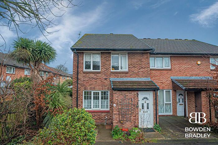 2 Bedroom Property For Sale In Andrew Close, Ilford, IG6