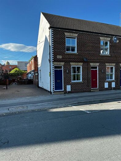 2 Bedroom End Of Terrace House To Rent In Osborne Street Hull, HU1