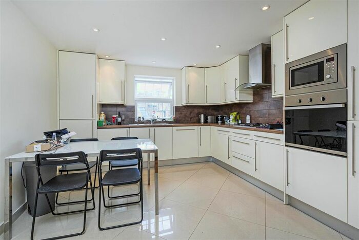 2 Bedroom Flat To Rent In Hartfield Road, Wimbledon, London, SW19