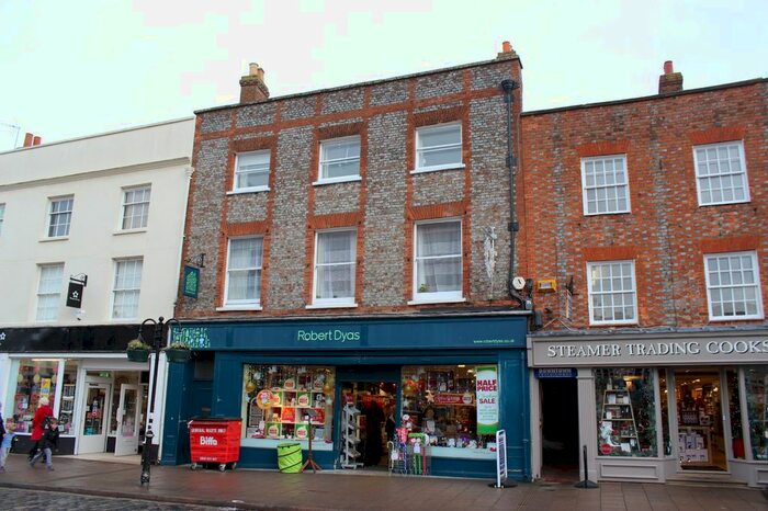 2 Bedroom Flat To Rent In Belmont Mews, Upper High Street, Thame, OX9