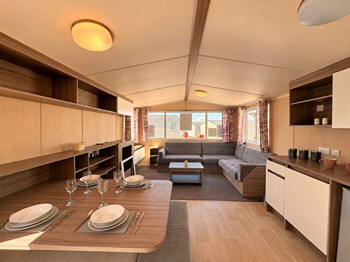 3 Bedroom Park Home For Sale In Harts Holiday Park, Leysdown Rd Leysdown-On-Sea, ME12
