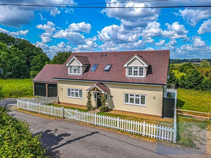 4 Bedroom Detached House For Sale In Roding Lane, Chigwell, IG7