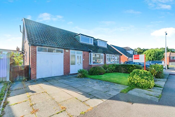 3 Bedroom Bungalow For Sale In Medway Road, Manchester, Lancashire, M28