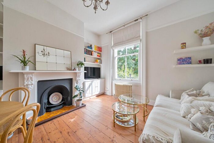 2 Bedroom Flat For Sale In Granville Park, London, SE13