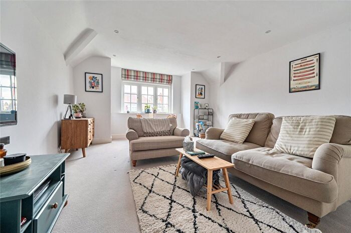 3 Bedroom Flat For Sale In Downleaze, Stoke Bishop, Bristol, BS9