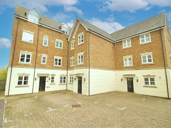 2 Bedroom Maisonette For Sale In Morland Drive, Grange Farm, Milton Keynes, MK8