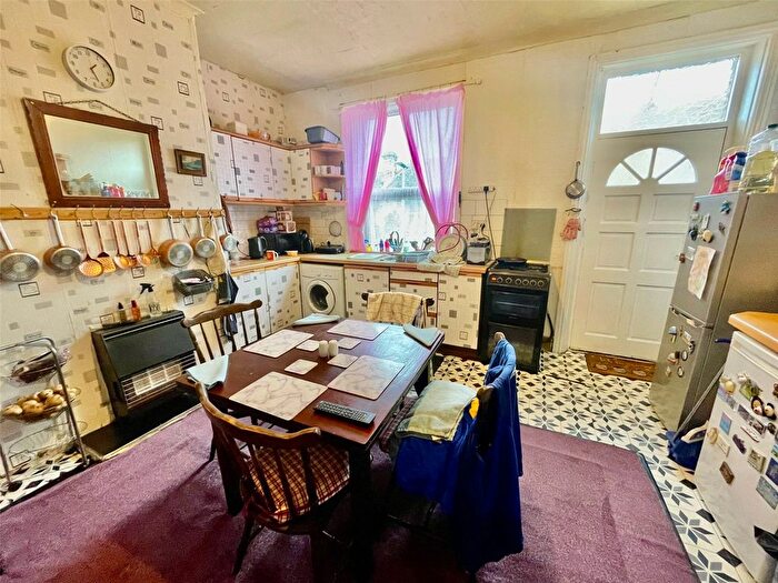 3 Bedroom End Terrace House For Sale In Cross Street, Oakenshaw, Bradford, West Yorkshire, BD12